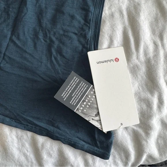 106 🆕 Lululemon Muscle Fade Love Crop Tank - Washed Night Driver - Picture 8 of 11